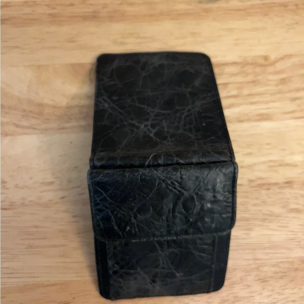Vintage Rolfs distressed genuine leather bifold wallet